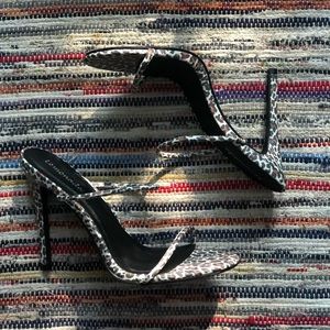 🎈BOGO FREE 🎈STRAPPY LEOPARD PRINT SANDAL 👡